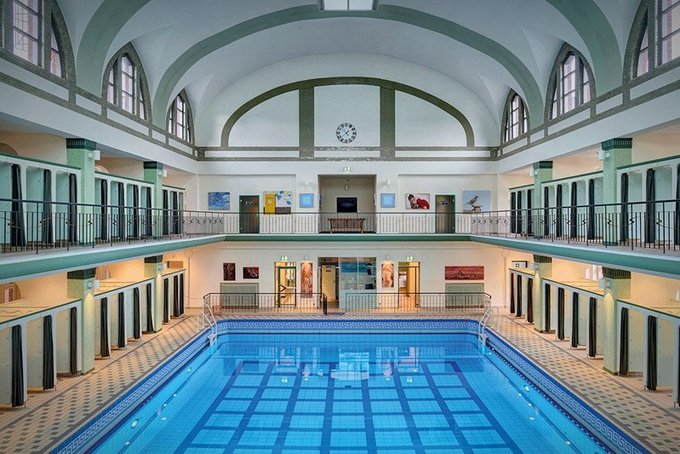 Blick in die Münster-Therme in Düsseldorf | CONTI+